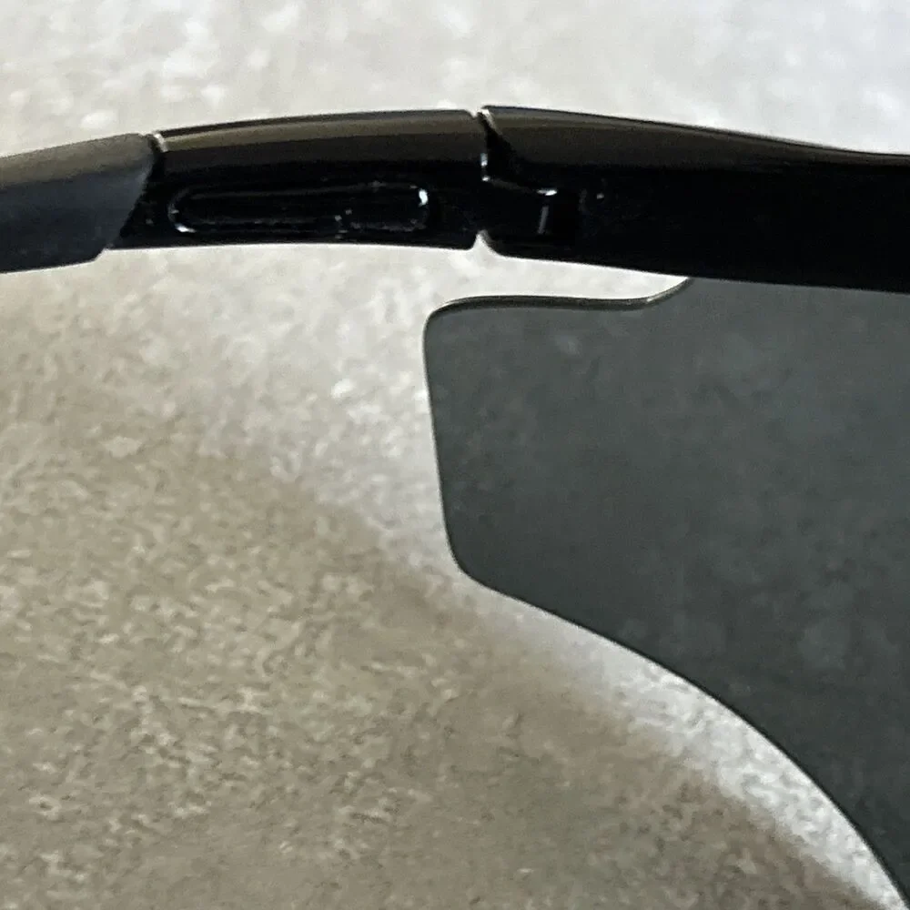 Oakley comes cloth